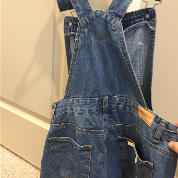 NWT overalls shorts - Picture 3 of 5